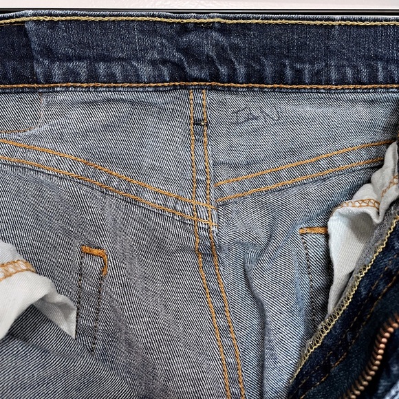 505 Blue Levi's - Picture 6 of 6